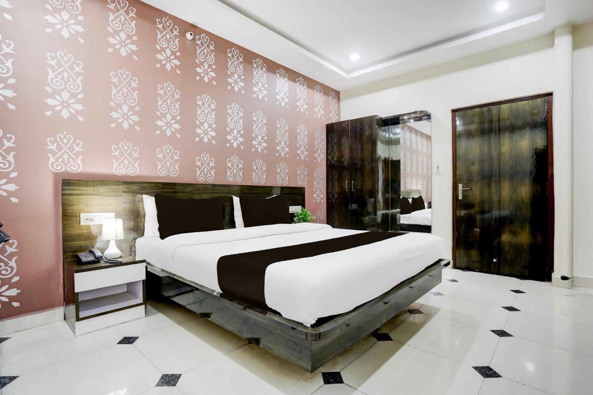 Super Townhouse Gida Near Rto Office Hotel โคราฆปุระ ภายนอก รูปภาพ