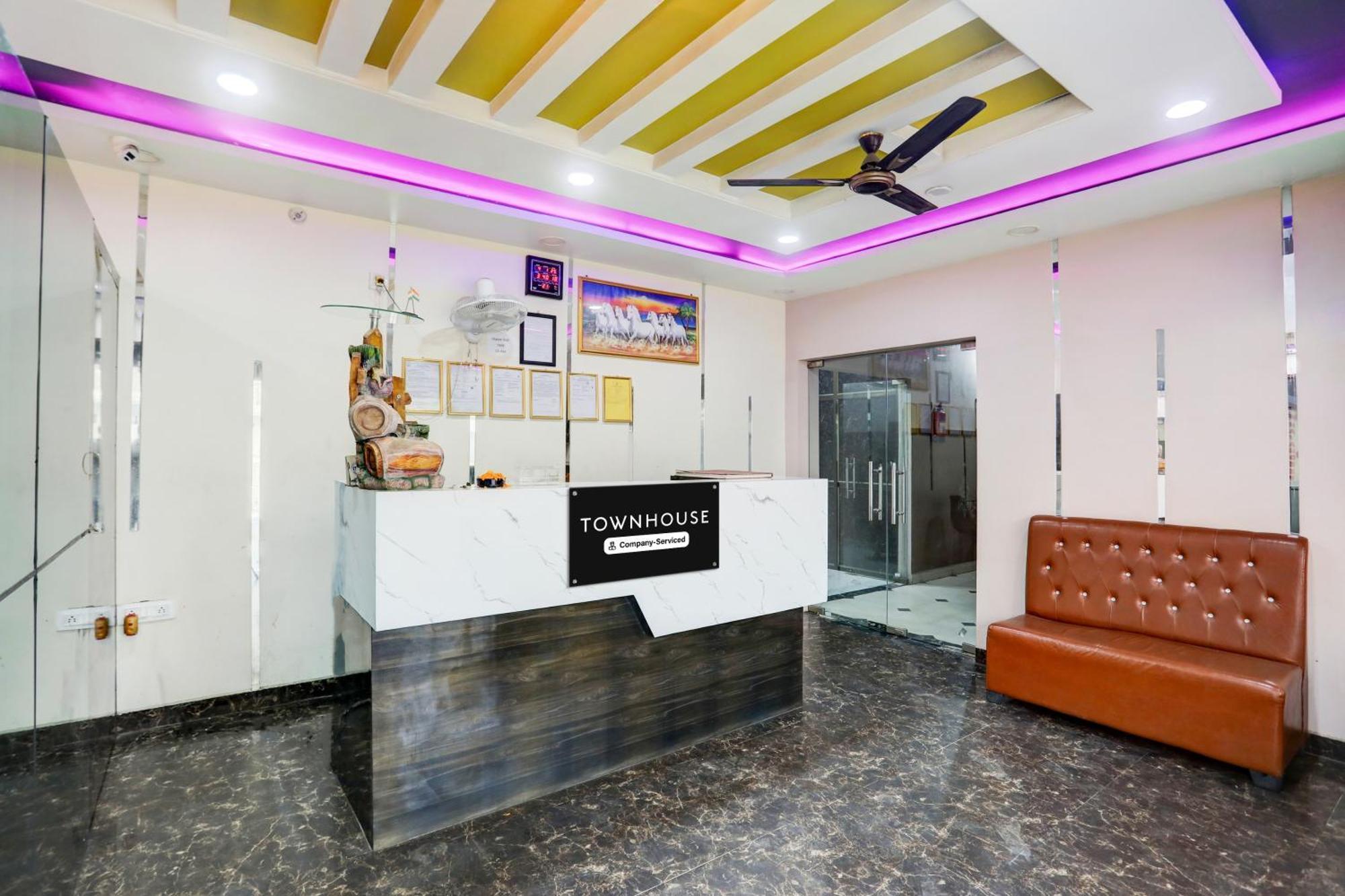 Super Townhouse Gida Near Rto Office Hotel โคราฆปุระ ภายนอก รูปภาพ