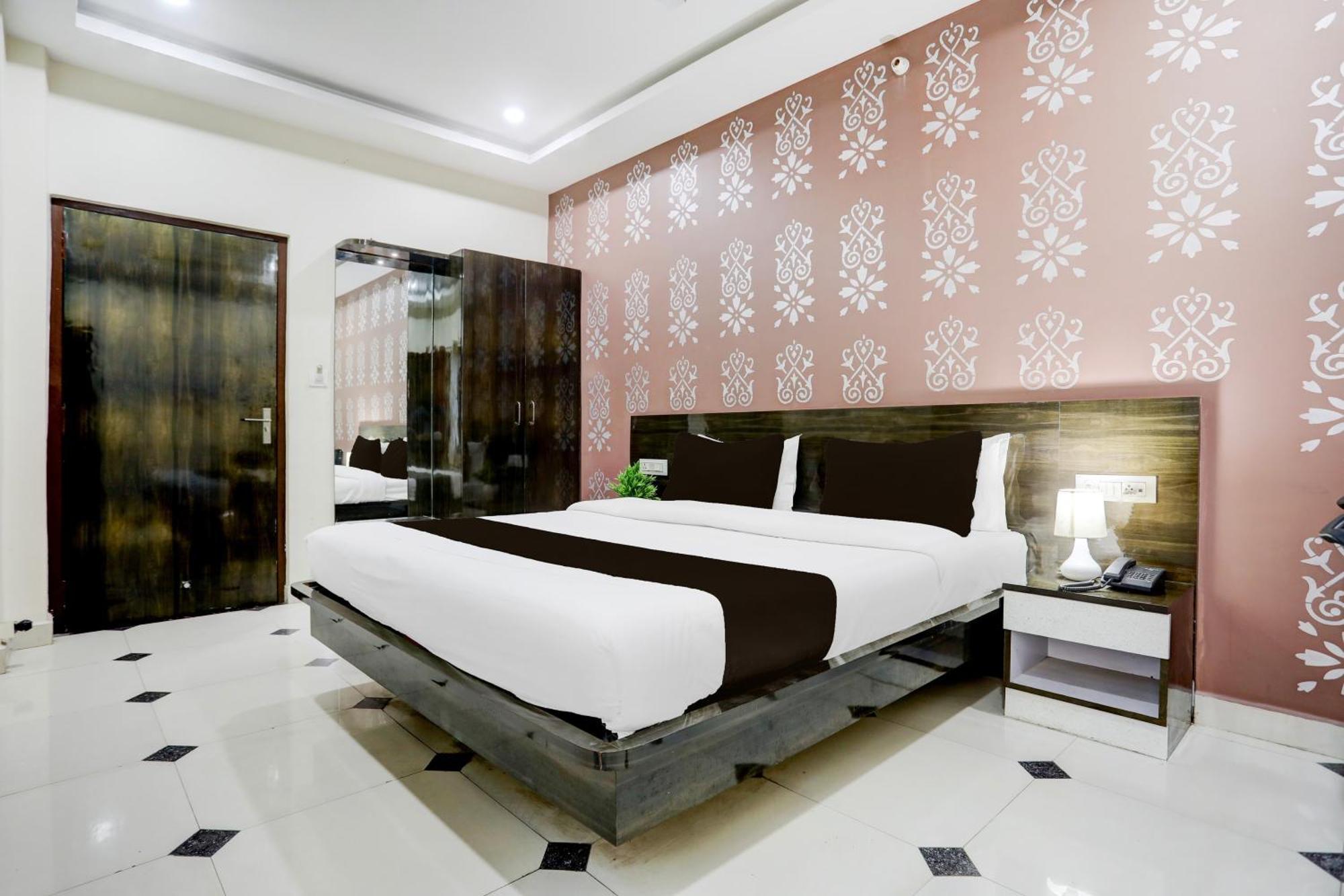 Super Townhouse Gida Near Rto Office Hotel โคราฆปุระ ภายนอก รูปภาพ