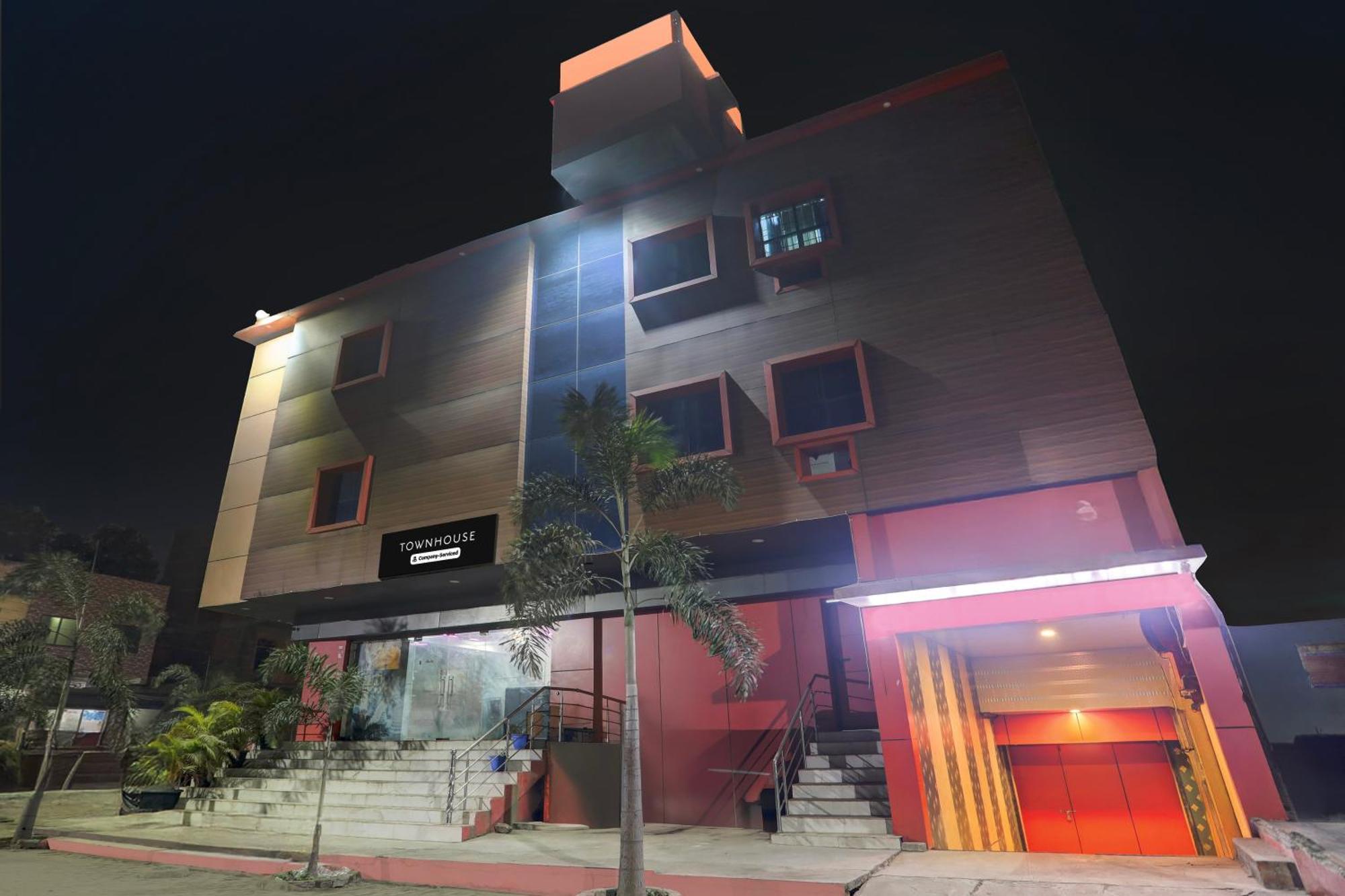 Super Townhouse Gida Near Rto Office Hotel โคราฆปุระ ภายนอก รูปภาพ