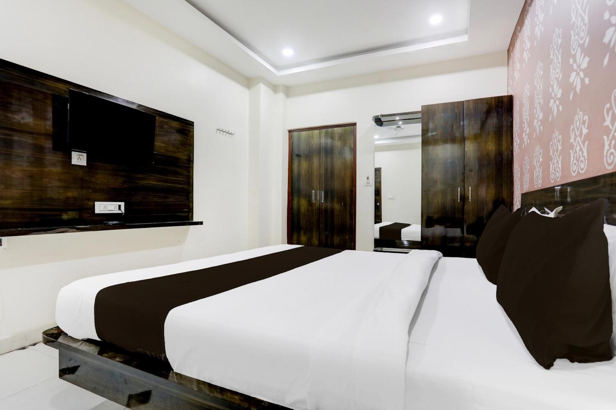 Super Townhouse Gida Near Rto Office Hotel โคราฆปุระ ภายนอก รูปภาพ